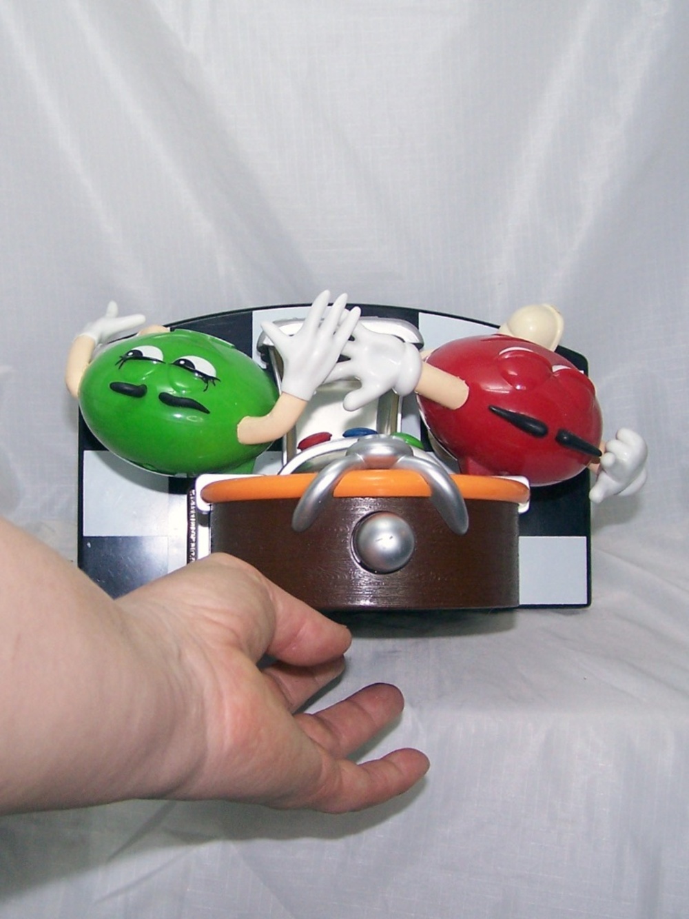 M&M's Rock n' Roll Cafe Jukebox candy dispenser - Picture 4 of 12